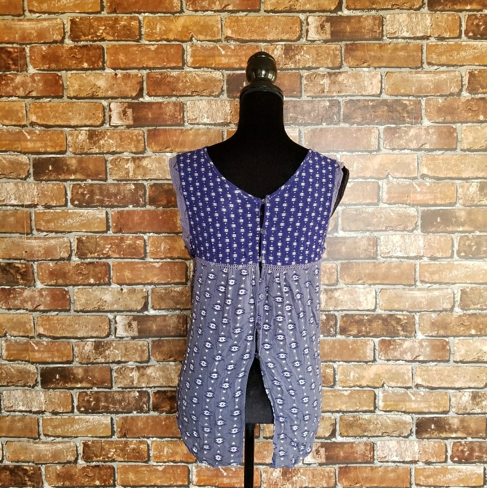 NWOT Self Esteem Back Button-Up Blouse
